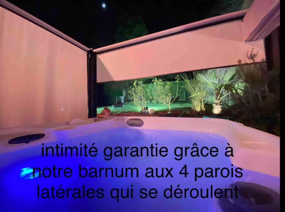 Le Jacuzzi De Marie Ll Apartamento Tourcoing Exterior foto